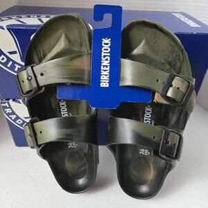 NWT BIRKENSTOCK  "Arizona" Sandals